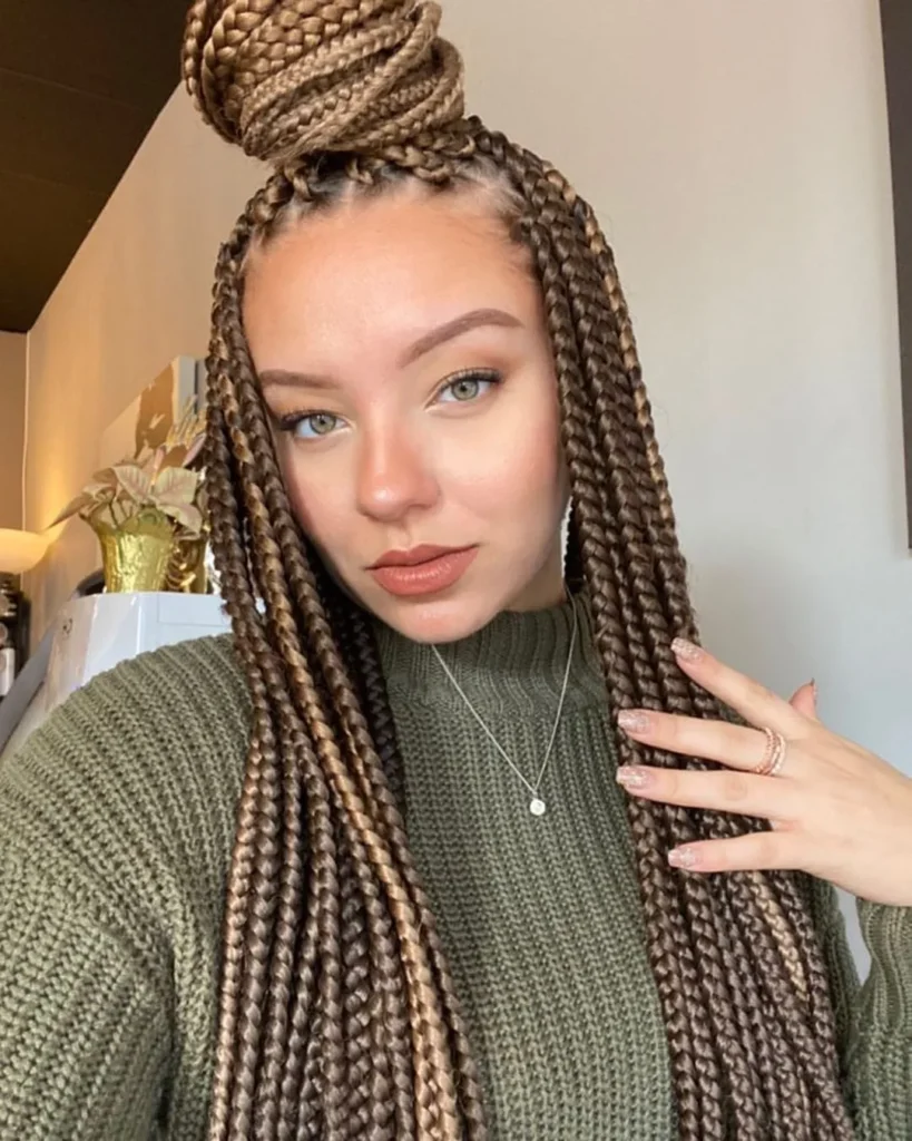 Honey Blonde Knotless Braids